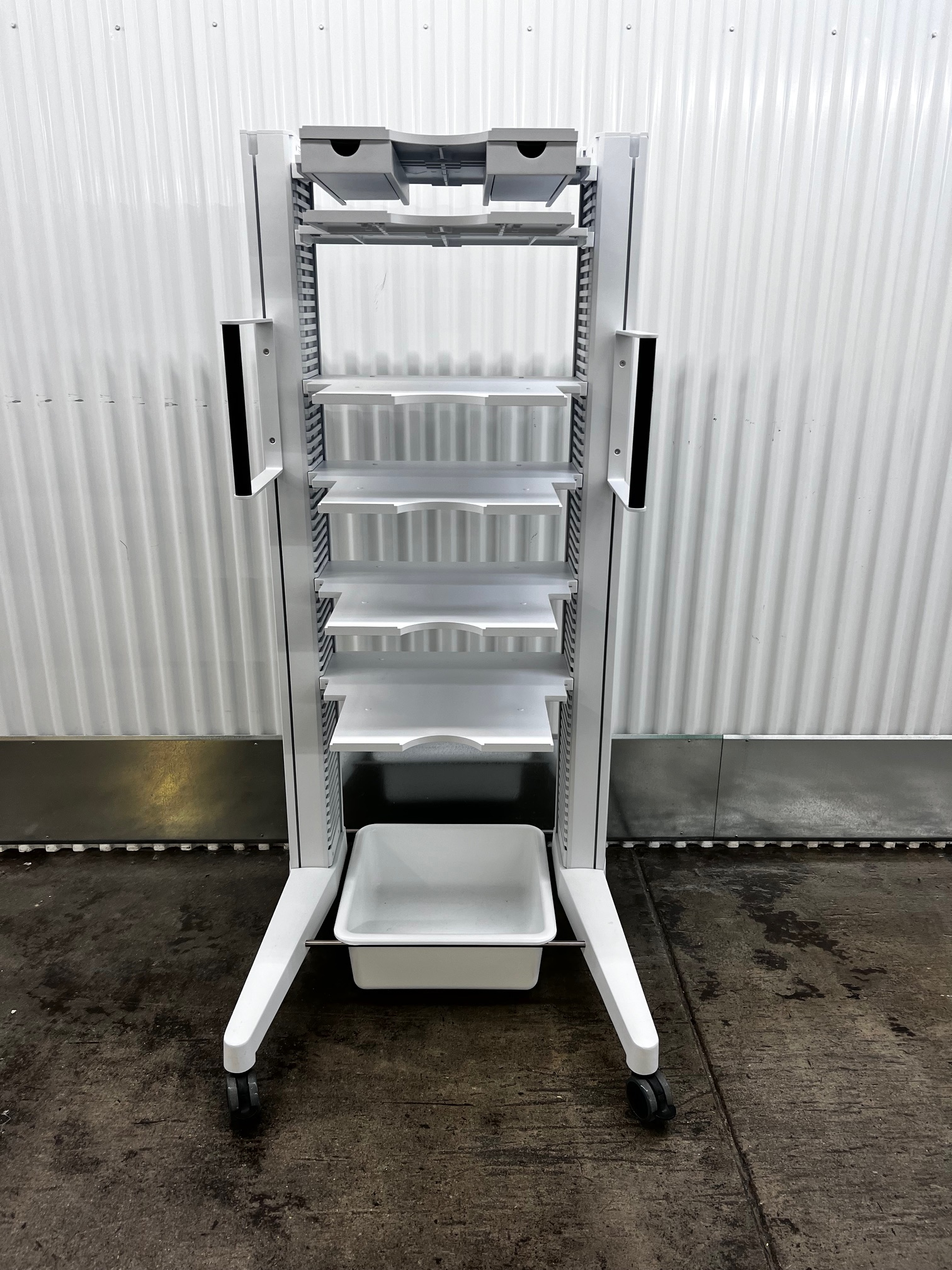 Agilent Rack for HPLC Systems 5043-1759 Flexbench w/ power Strip, InfinityLab